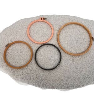 Lot Of 4 Wood Metal & Plastic Embroidery Hoops 1- 8” 3- 6” Sewing Needlework